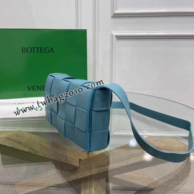 Bottega veneta高端女包 KF0017油畫藍 寶緹嘉羊皮編織女包 BV經典款Cassette新款放大編織斜挎包  gxz1214